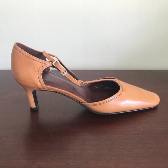 Coach | Tan T-Strap Heels - Picture 2 of 7